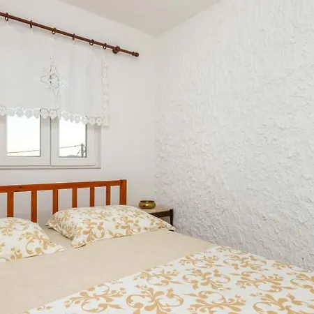 Apartman Renovated Old Stone House