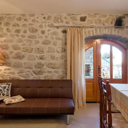 Renovated Old Stone House * Lokva Rogoznica
