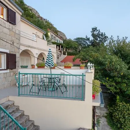 Renovated Old Stone House Apartman *