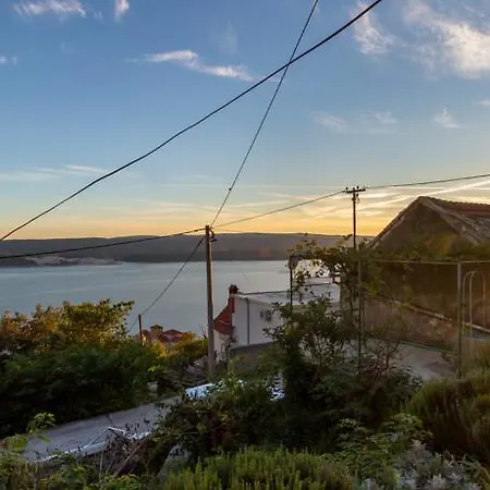 Renovated Old Stone House Apartman