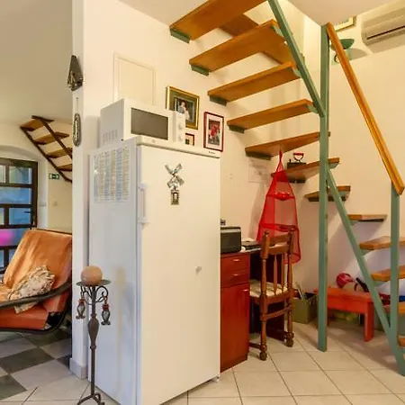 Apartman Renovated Old Stone House Lokva Rogoznica