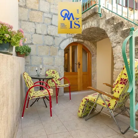 Renovated Old Stone House Apartman *